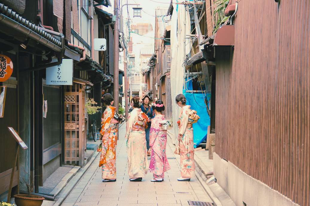 Sharing the Gospel Cross-Culturally Doesn't Take Expertise